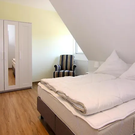 Neuendorfkrug L Tow Apartment